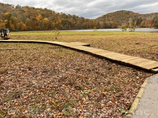 Stonewall Resort Lakeside Trail